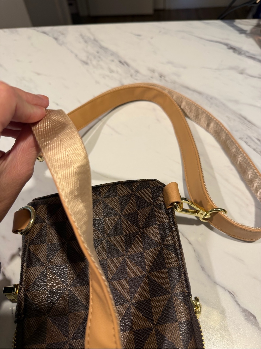 Amazon Brown Geometric Pattern Sling Bag - Picture 4 of 5